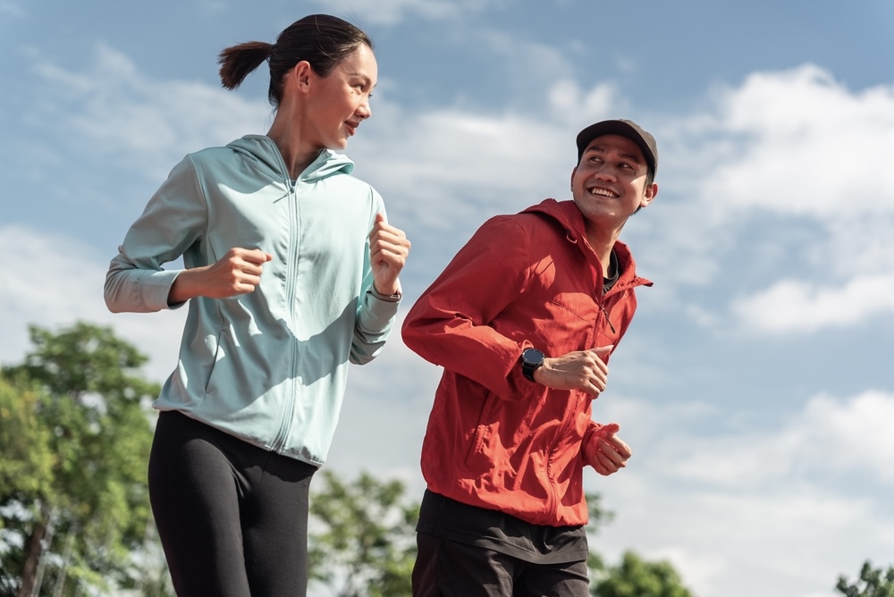 Couple exercising for better mental health